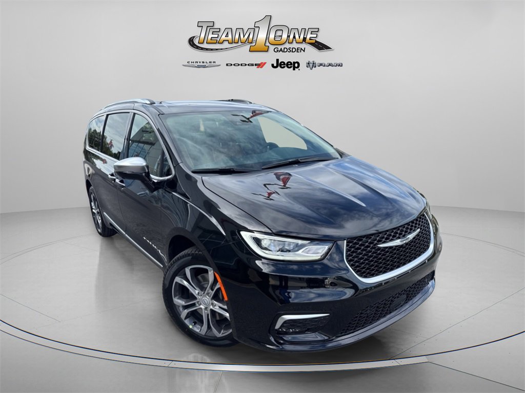 2026 Chrysler Pacifica Pinnacle's photo