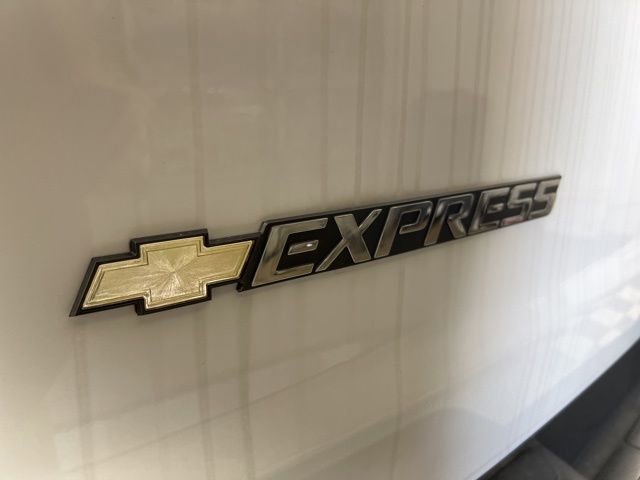 2025 Chevrolet Express Cargo 2500 photo 16