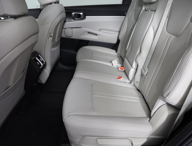 2025 Kia Sorento S photo 9