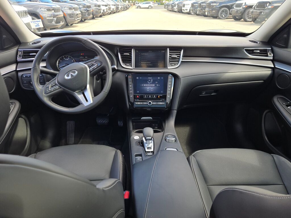 2022 Infiniti QX50 Luxe AWD photo 19