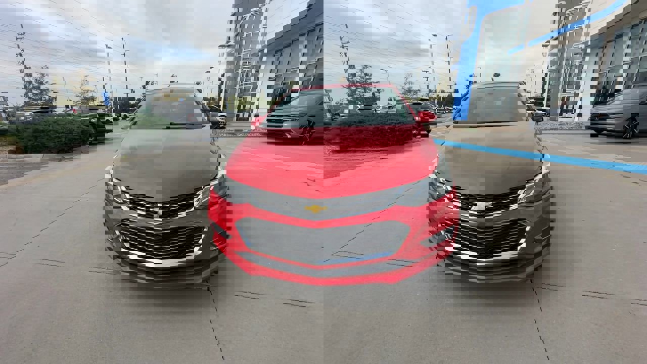 2017 Chevrolet Cruze Premier photo 2