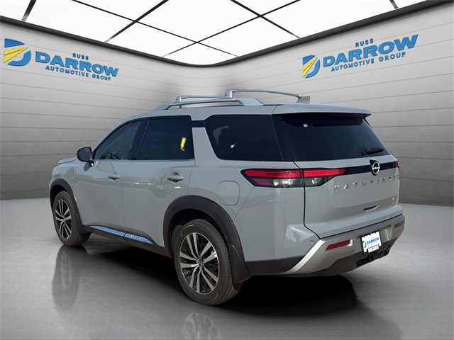2025 Nissan Pathfinder Platinum photo 3