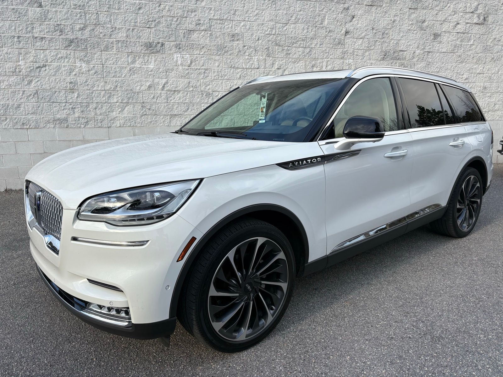 2023 Lincoln Aviator Reserve's photo