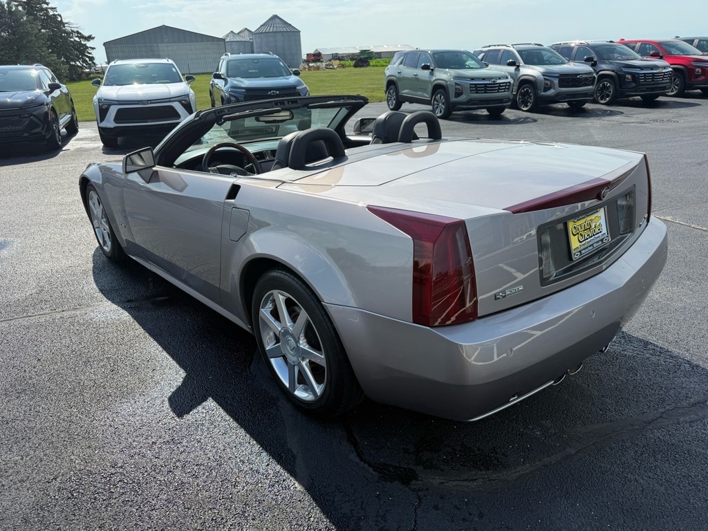 2005 Cadillac XLR Base photo 3