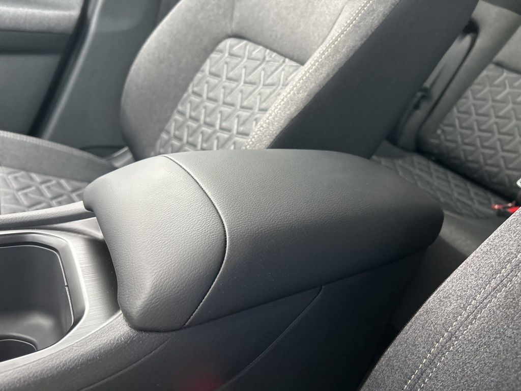 2025 Nissan Kicks SV photo 27