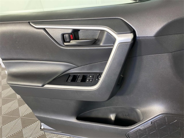 2024 Toyota RAV4 LE photo 19