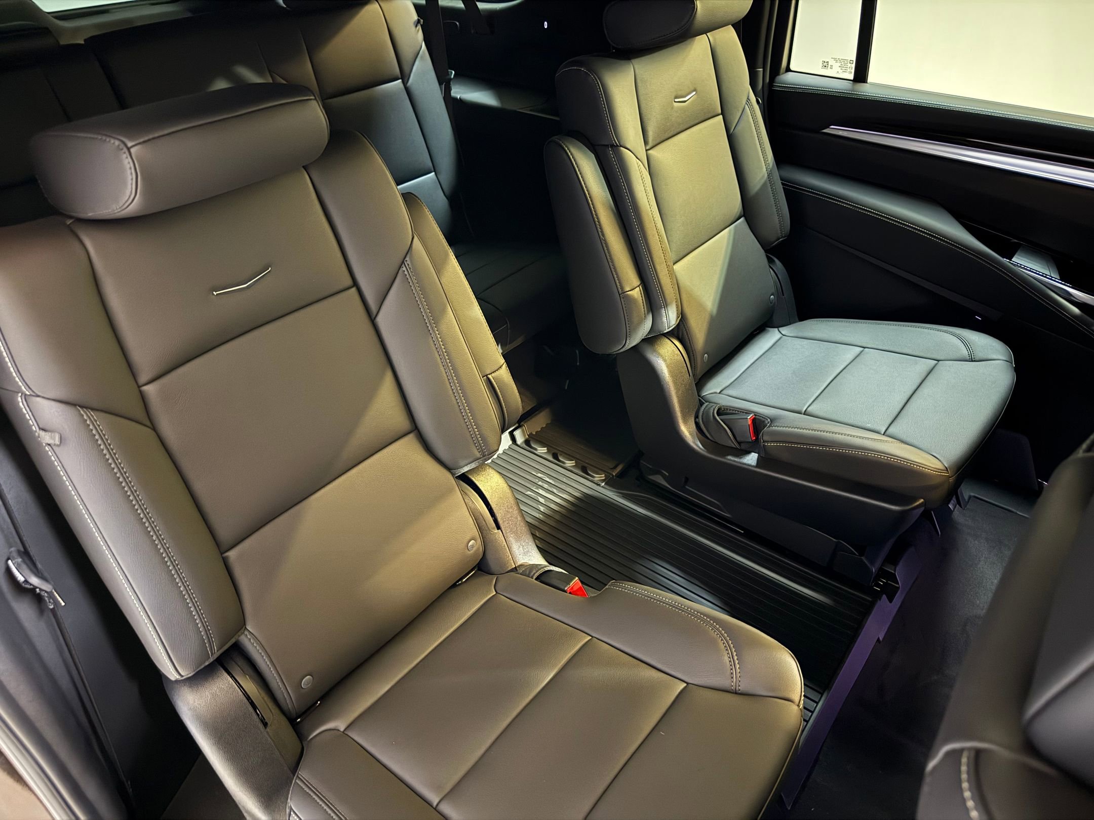 2025 Cadillac Escalade ESV Luxury photo 48