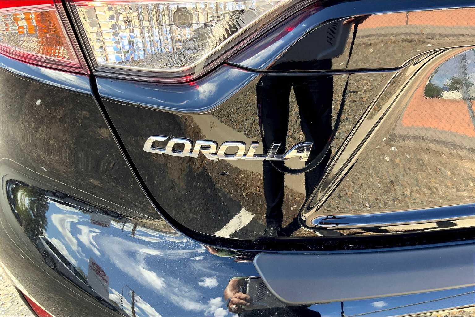 2025 Toyota Corolla SE photo 9