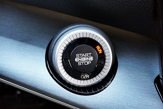 New 2025 Bright White Clear-Coat Exterior Paint Jeep Series II image 46