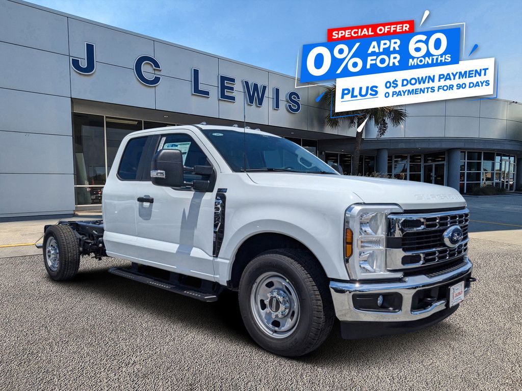 2025 Ford F-350 Super Duty Chassis Cab XL's photo