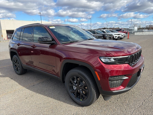 2025 Jeep Grand Cherokee Altitude's photo