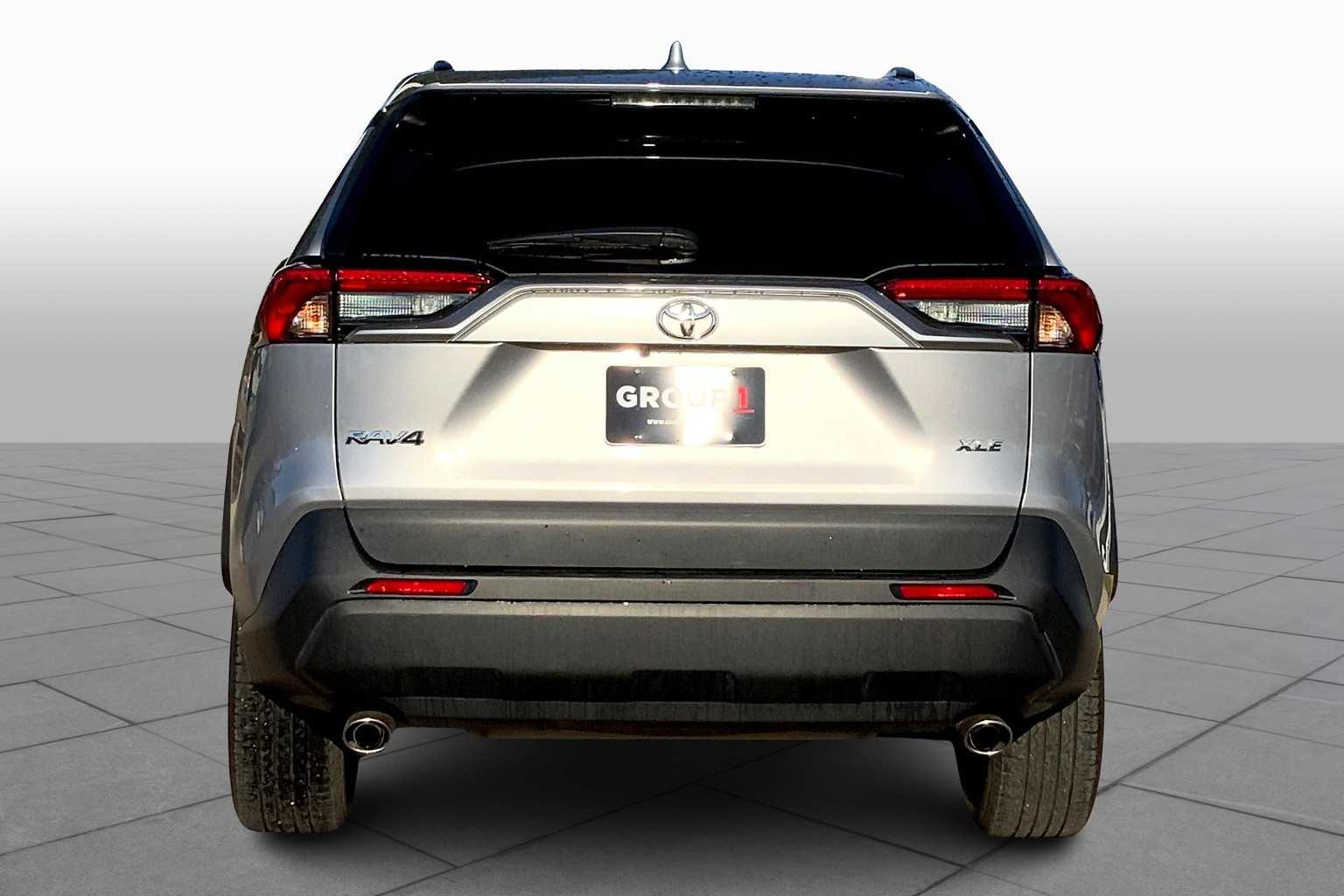 2024 Toyota RAV4 XLE Premium photo 4