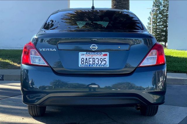2017 Nissan Versa 1.6 S photo 4