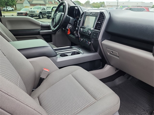 2019 Ford F-150 XLT photo 17