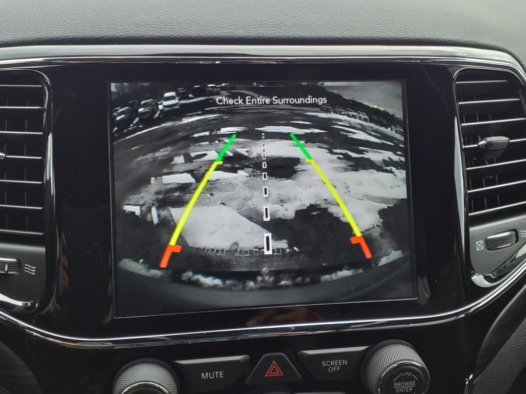 2020 Jeep Grand Cherokee Altitude photo 21