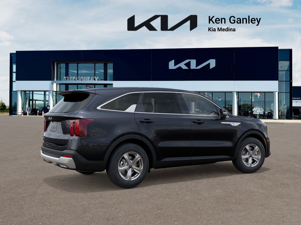 2026 Kia Sorento LX photo 3