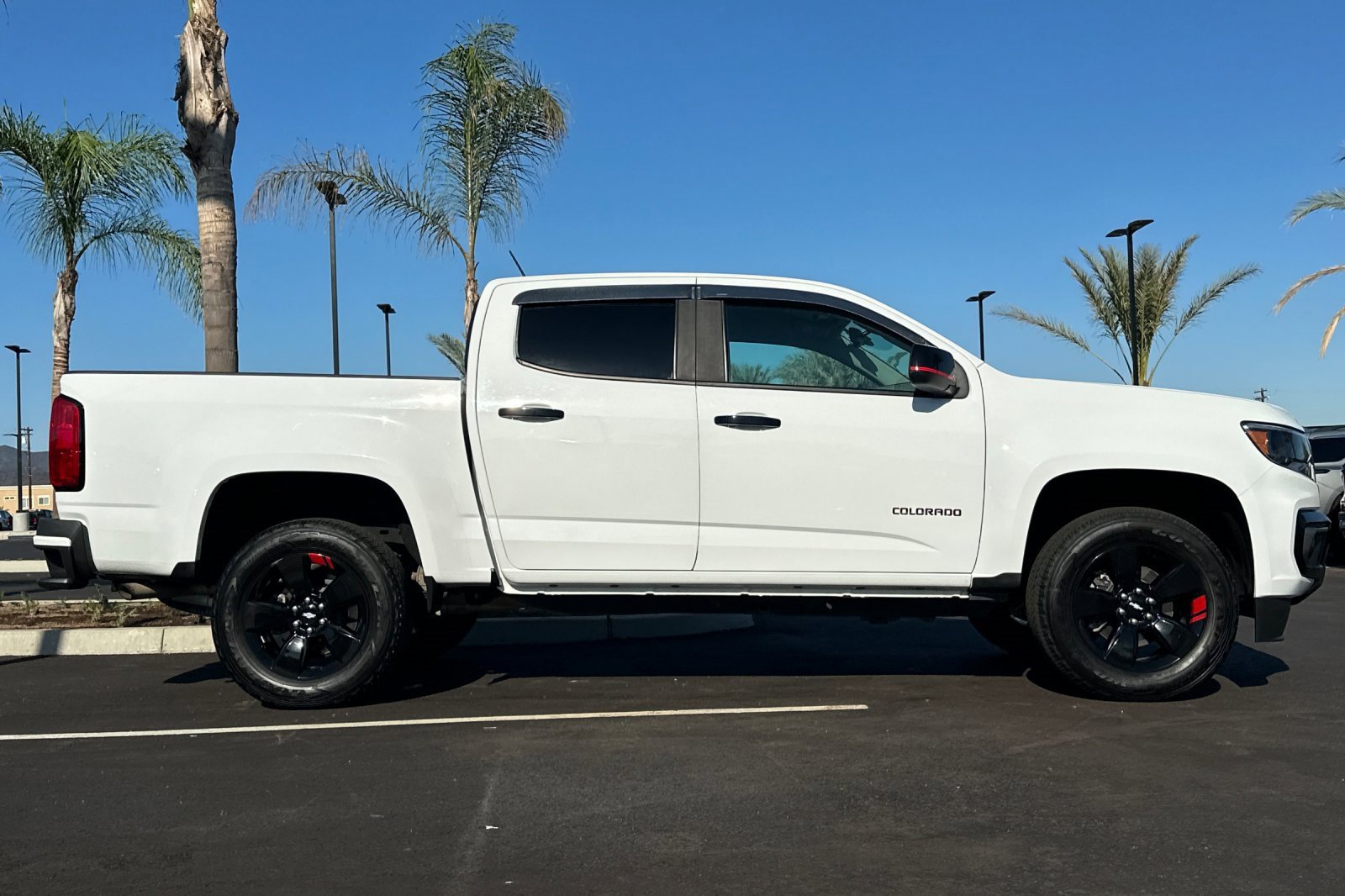 2021 Chevrolet Colorado LT photo 3