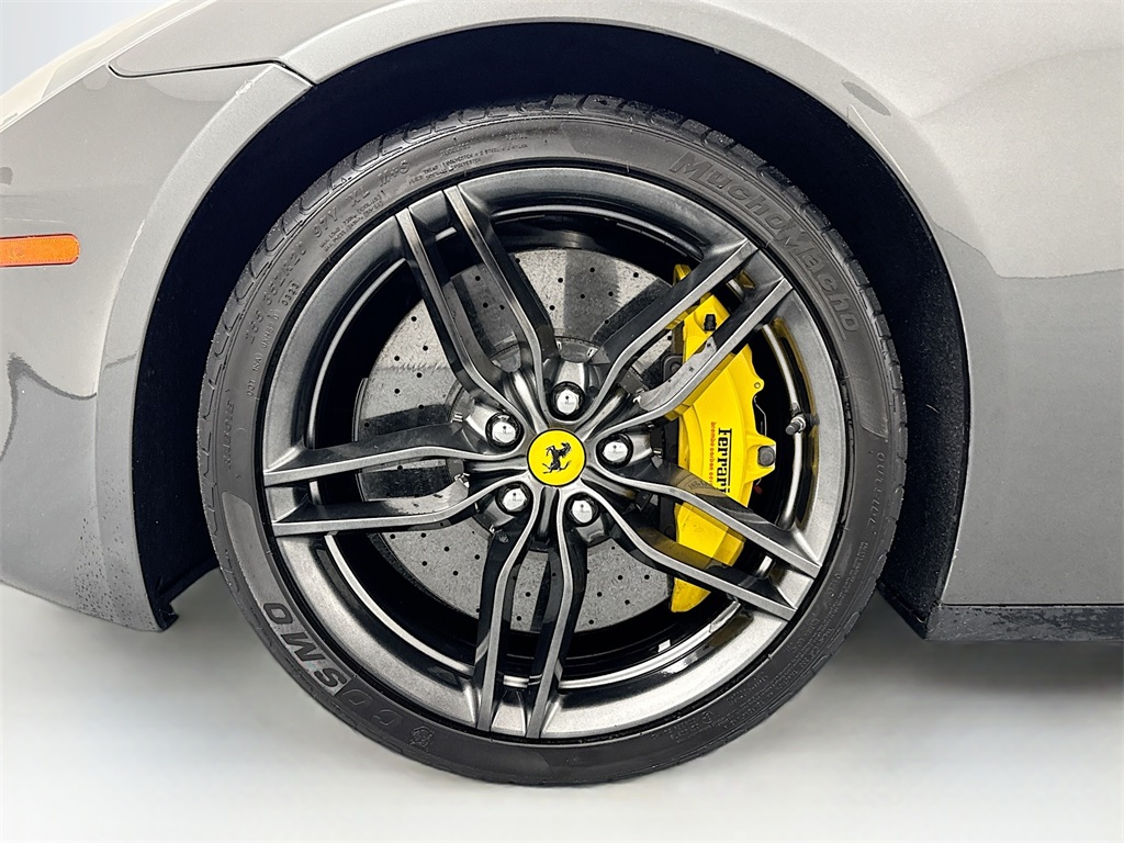 2015 Ferrari FF Base photo 29