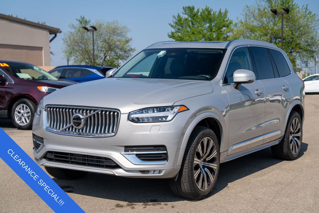 2023 Volvo XC90 B5 Plus photo 3