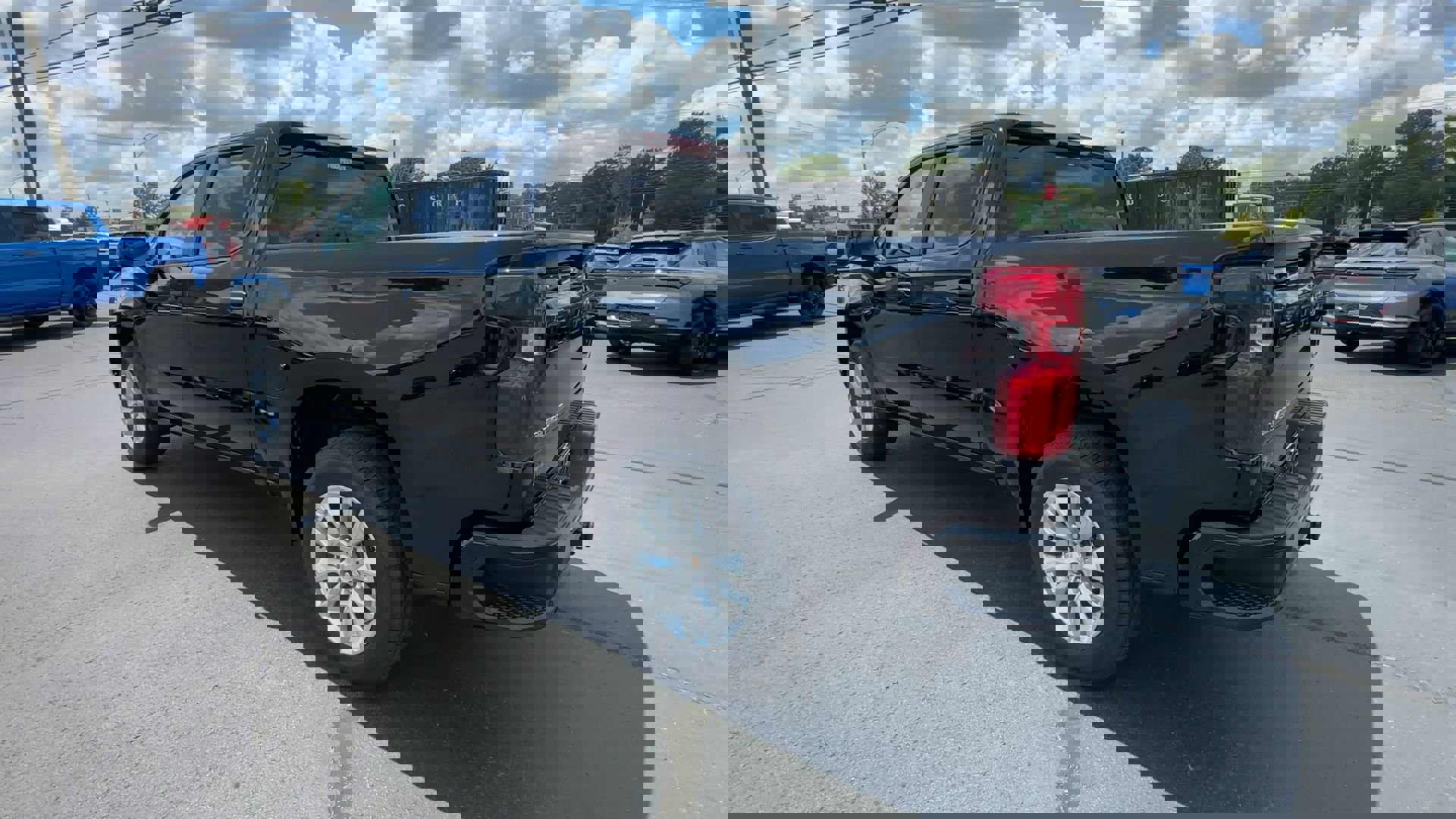 2026 Chevrolet Silverado Custom photo 4