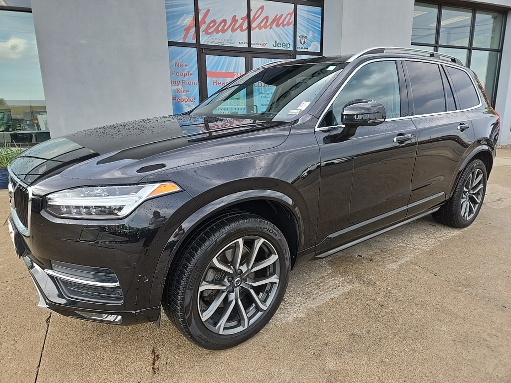 Used 2017 Volvo XC90 Momentum with VIN YV4A22PK7H1155066 for sale in Kansas City