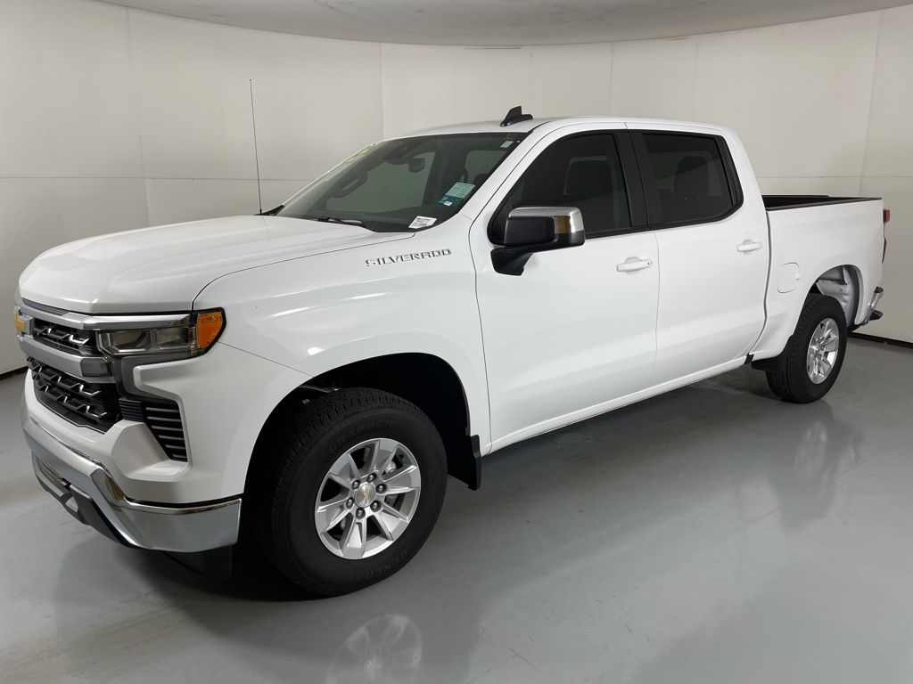 2025 Chevrolet Silverado 1500 LT photo 4