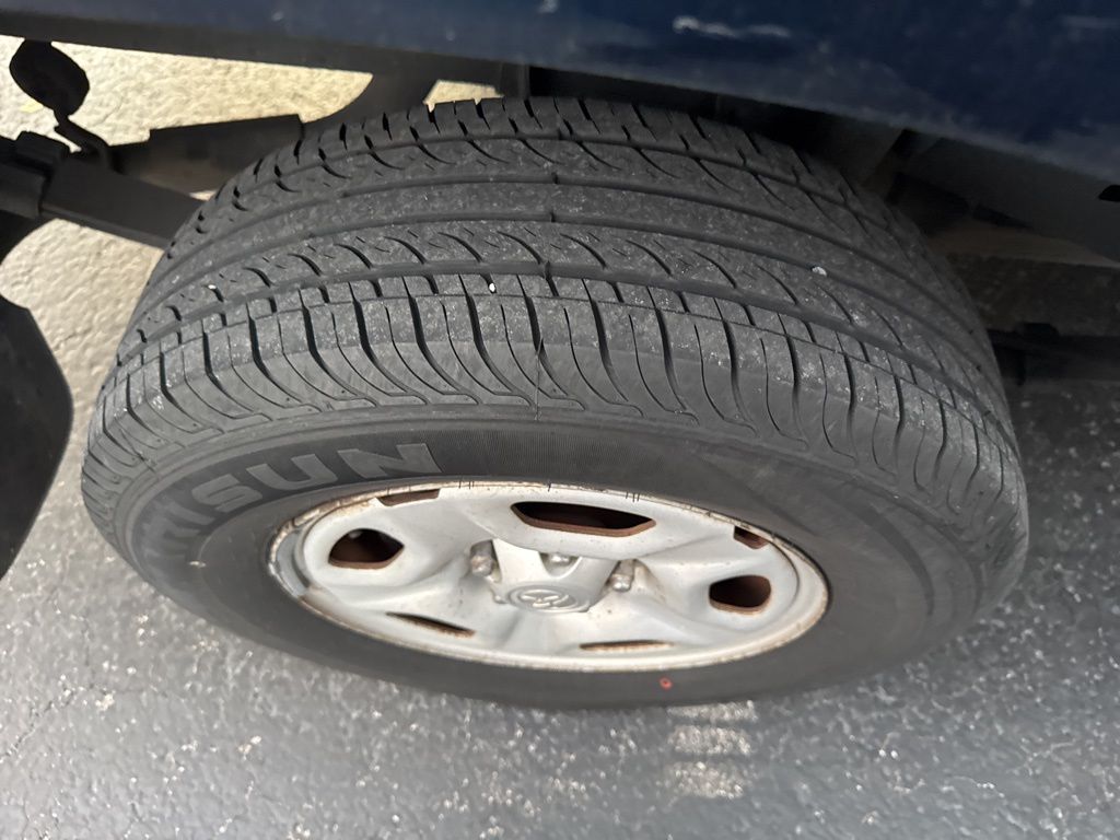 2005 Toyota Tacoma DLX photo 4