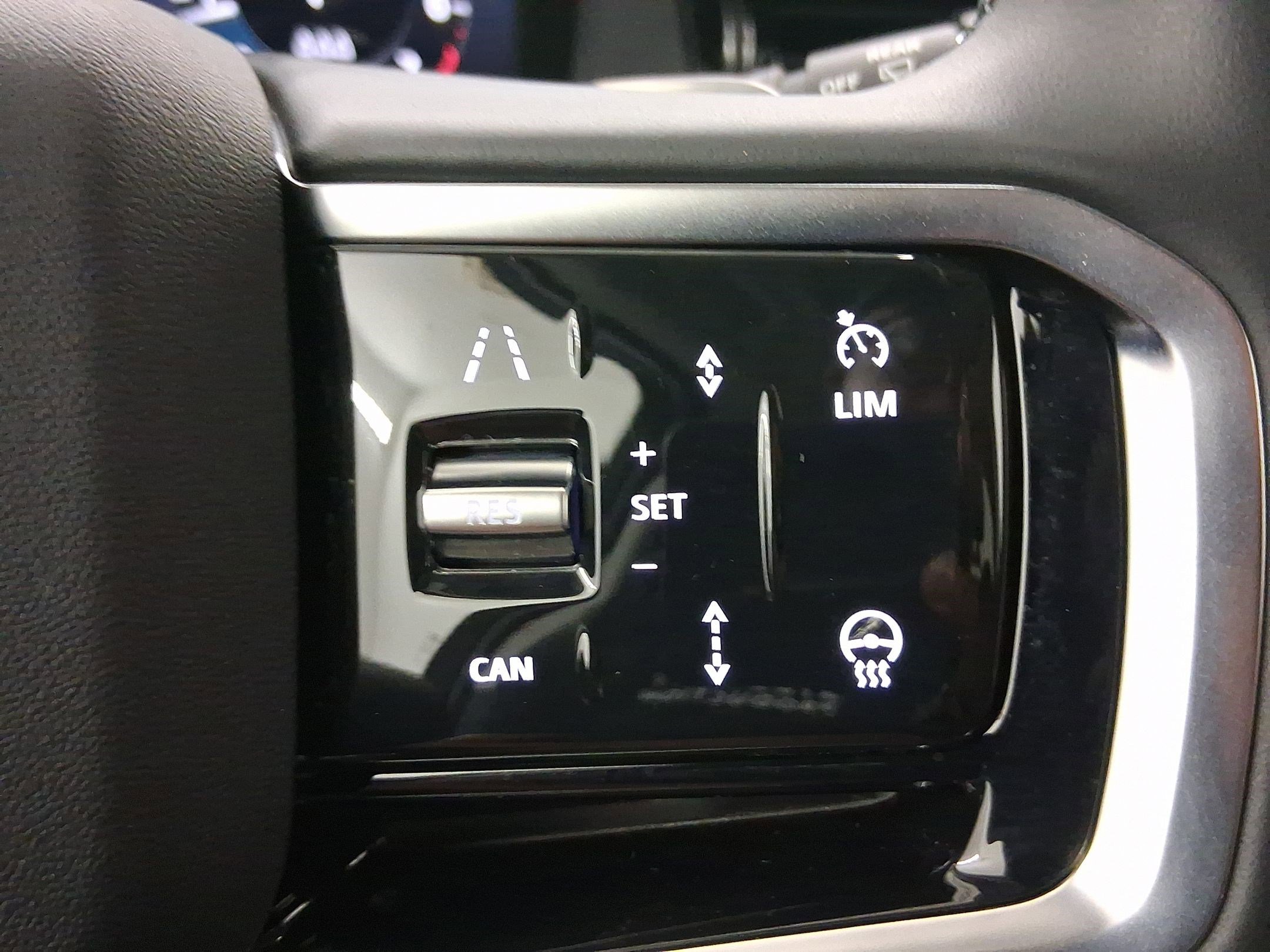 2025 Land Rover Discovery Sport S photo 15