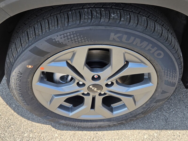 2026 Kia Seltos LX photo 4