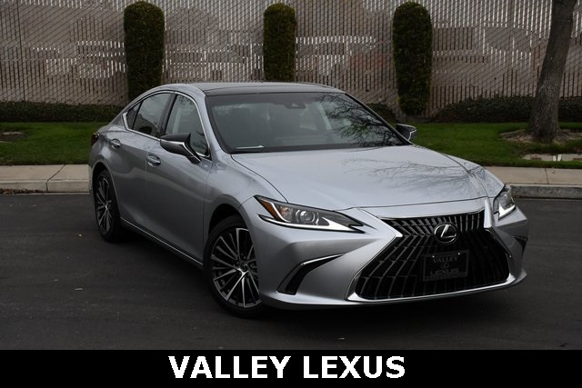 2025 Lexus ES 350's photo