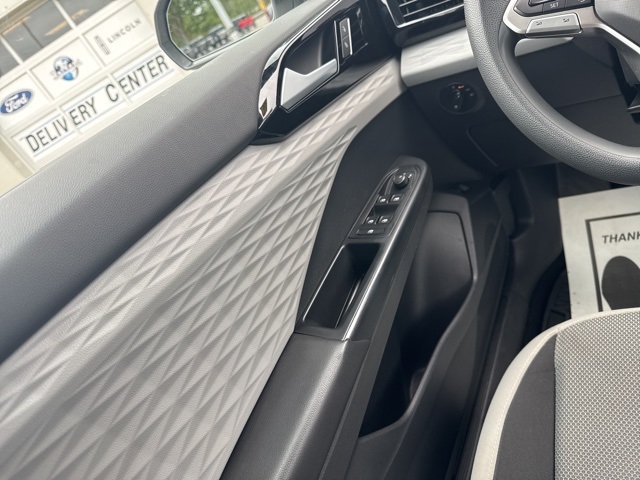 2022 Volkswagen Taos S photo 25