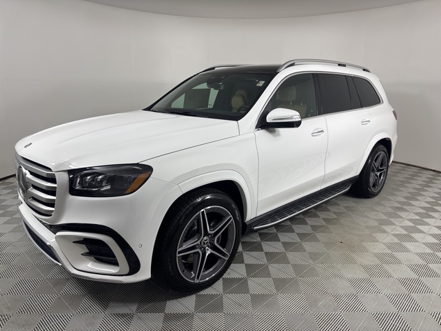 2026 Mercedes Benz GLS 450 4MATIC photo 2