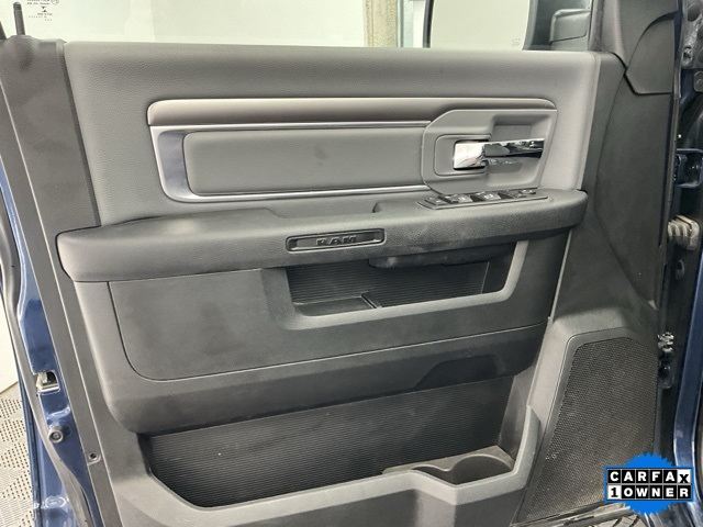2021 Ram 1500 Classic SLT photo 3