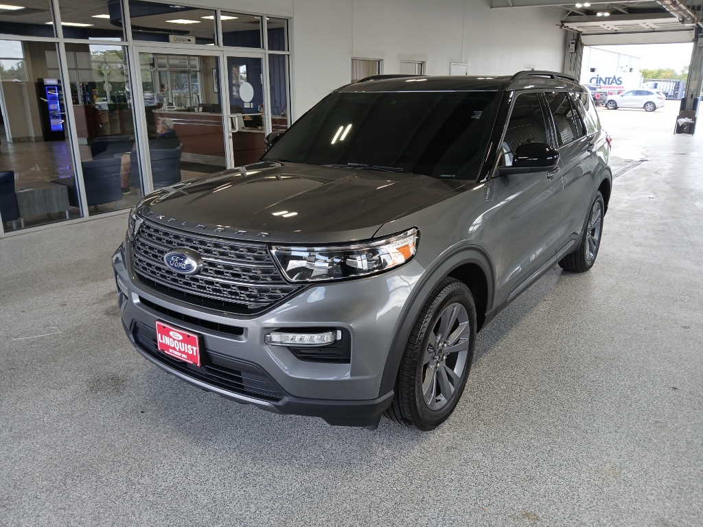 2023 Ford Explorer XLT photo 4