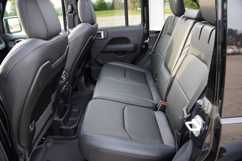 2024 Jeep Wrangler Rubicon 4xe photo 17