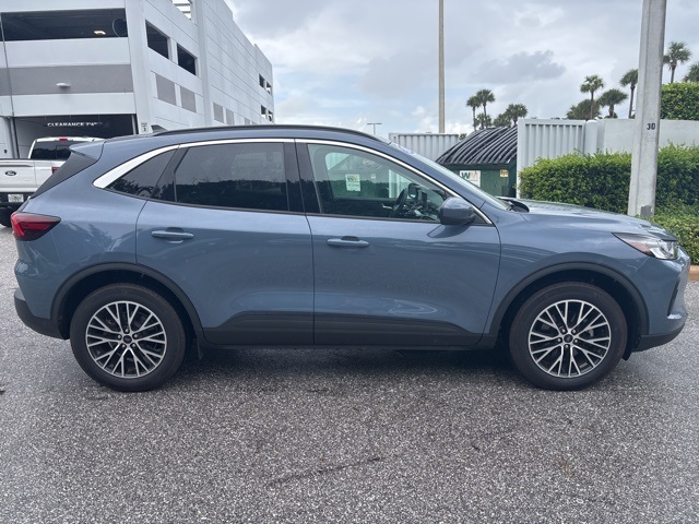 2023 Ford Escape Base photo 2