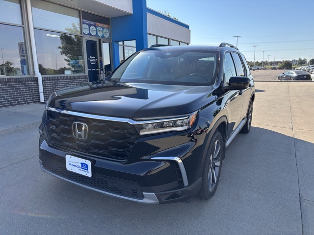 2023 Honda Pilot Touring's photo