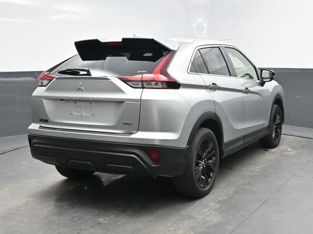 2022 Mitsubishi Eclipse Cross LE photo 3