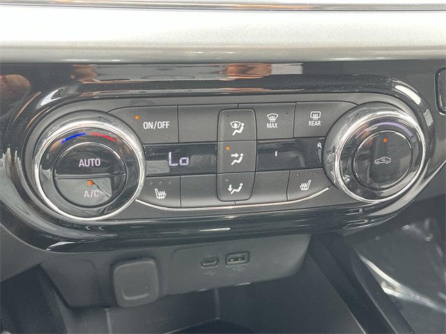 2025 Chevrolet Trax LT photo 33