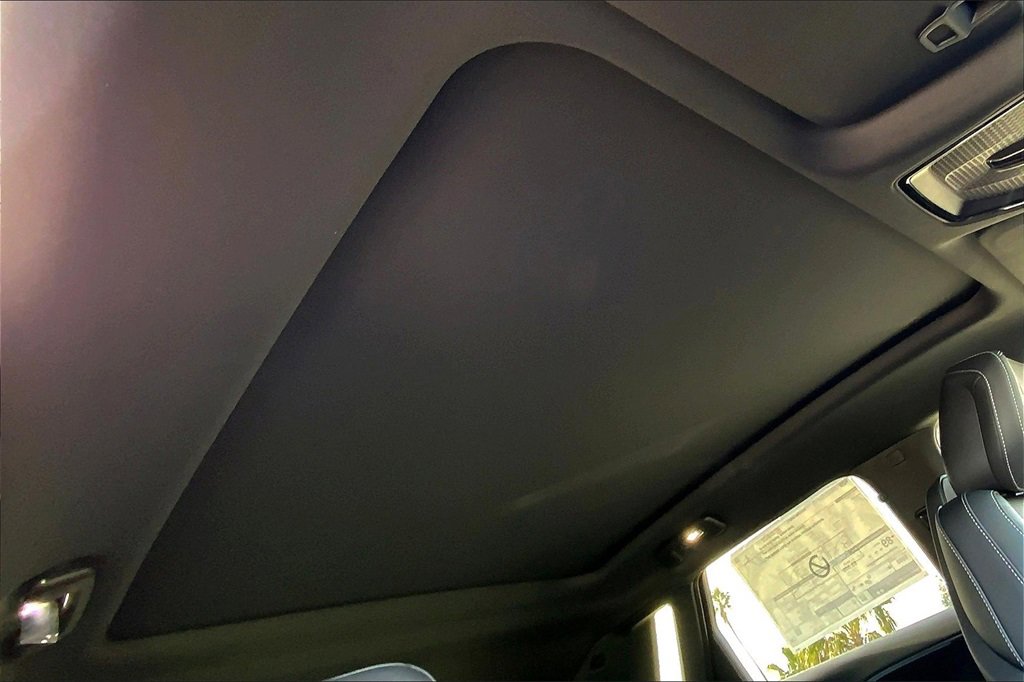 2025 Cadillac Lyriq Luxury photo 30