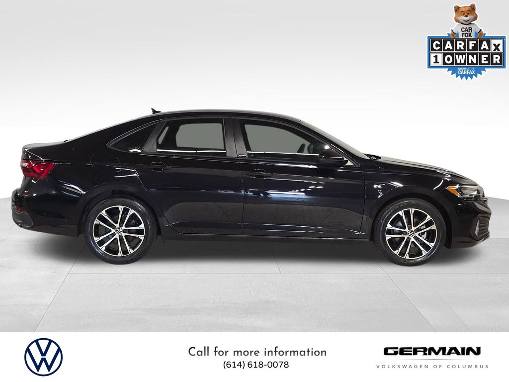 2023 Volkswagen Jetta 1.5T Sport photo 2