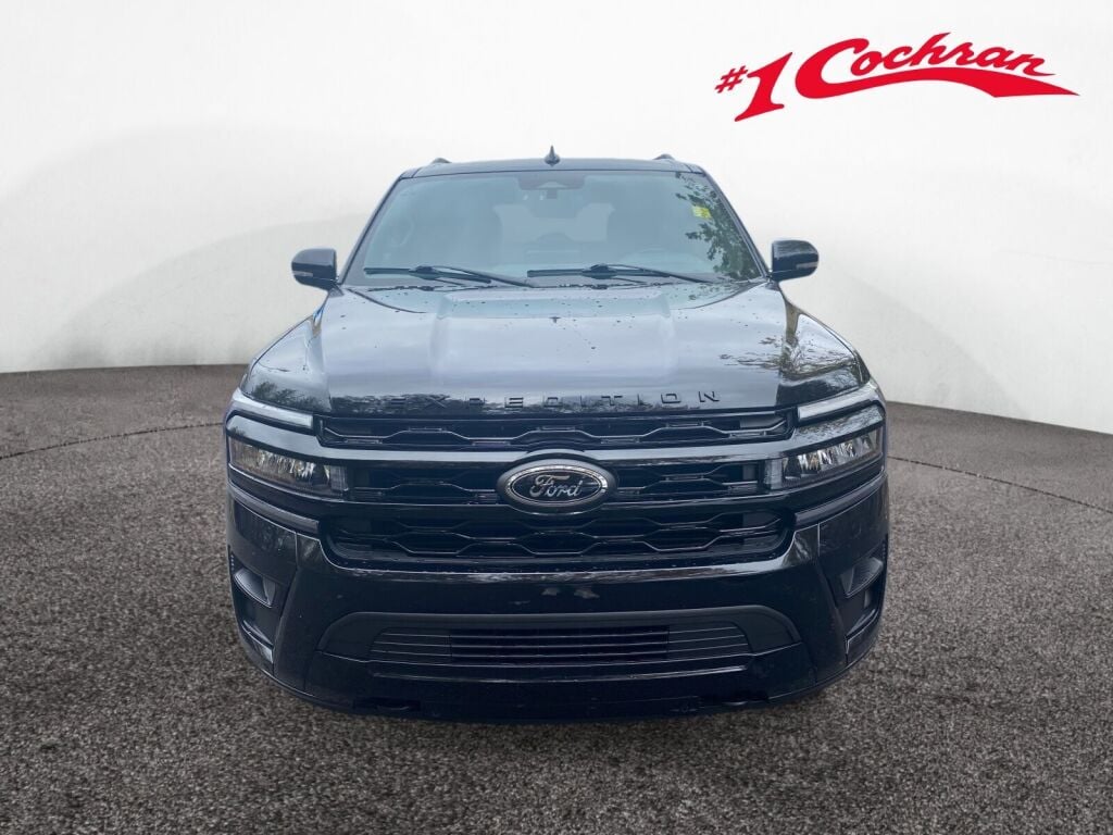 2023 Ford Expedition Limited photo 2