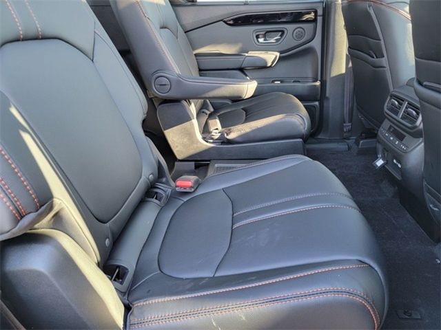 2025 Honda Pilot TrailSport photo 21