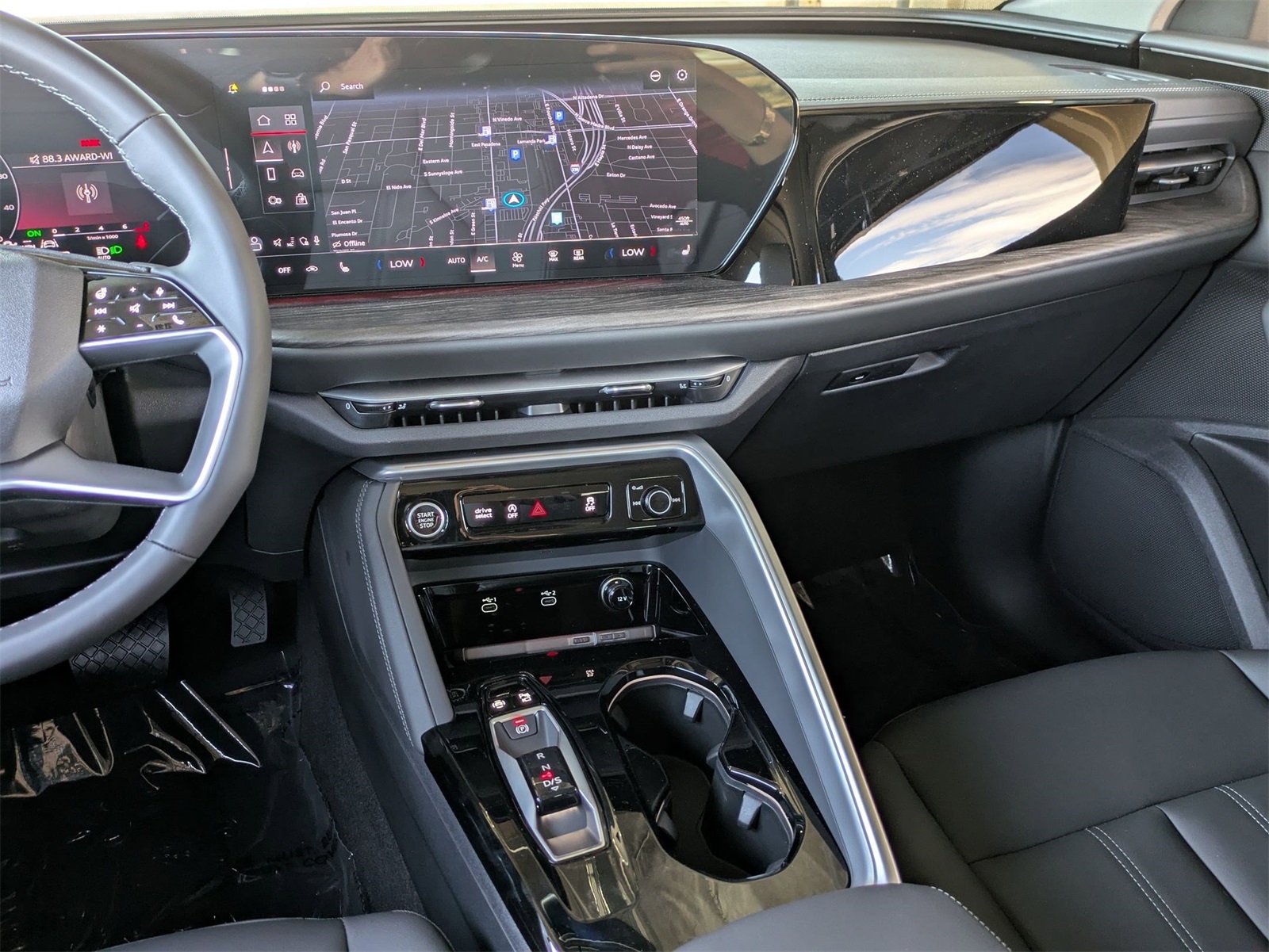 2025 Audi Q5 2.0T Premium Plus photo 4