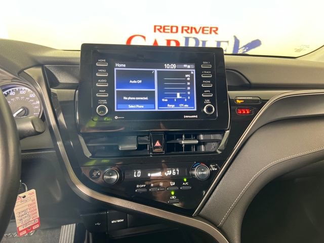 2024 Toyota Camry SE photo 13