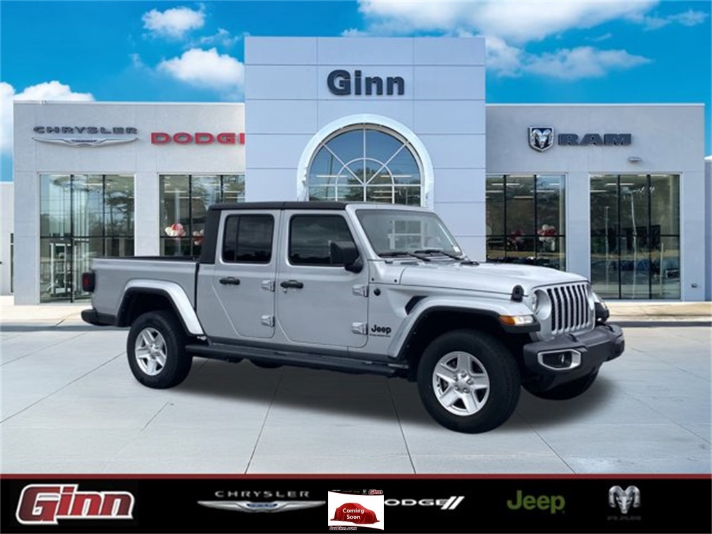 Used 2023 Silver Jeep Sport image 1