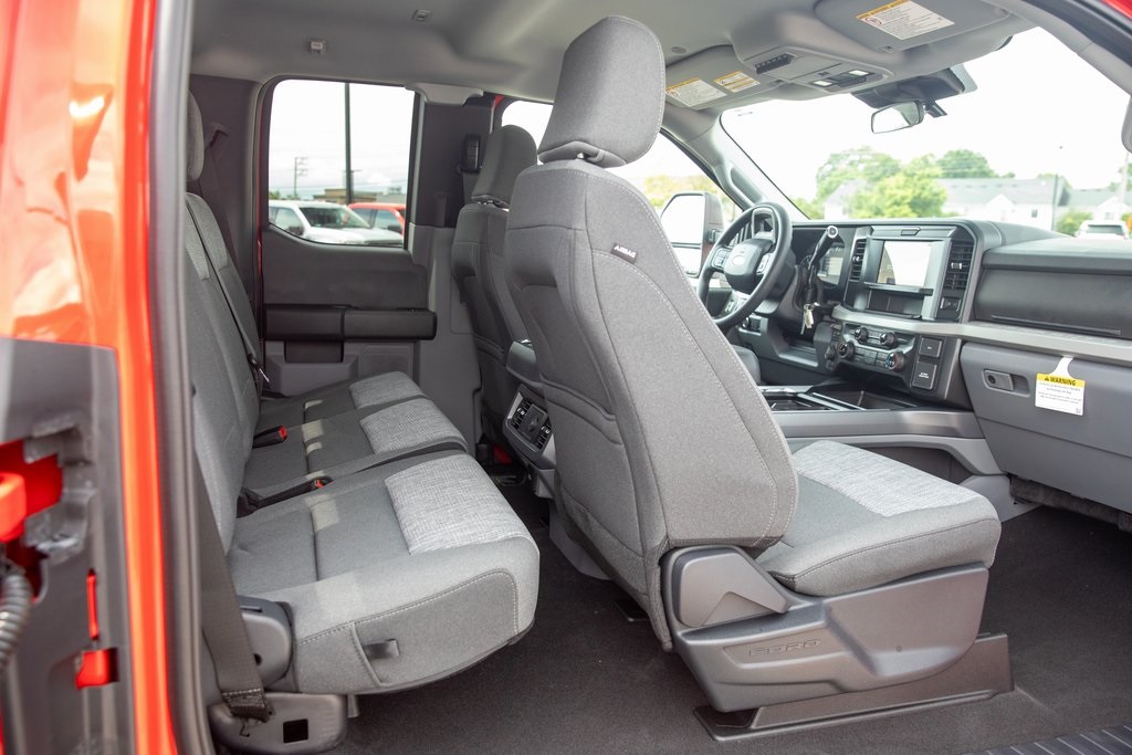 2025 Ford F-350 XLT photo 30