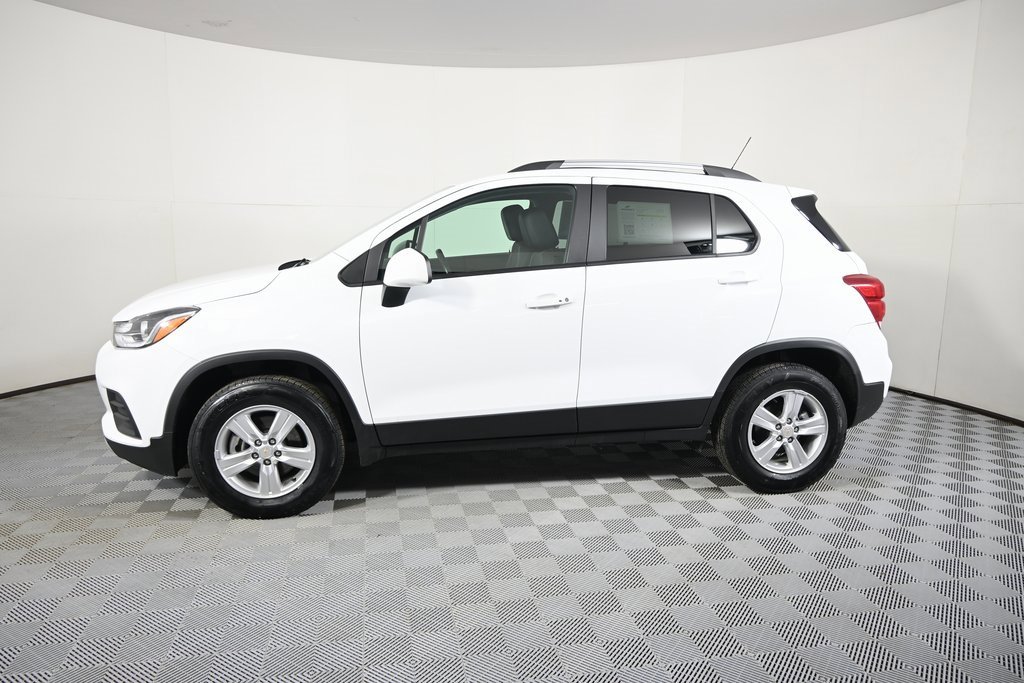 Used 2022 Chevrolet Trax LT with VIN KL7CJPSM8NB565883 for sale in Forest Lake, Minnesota
