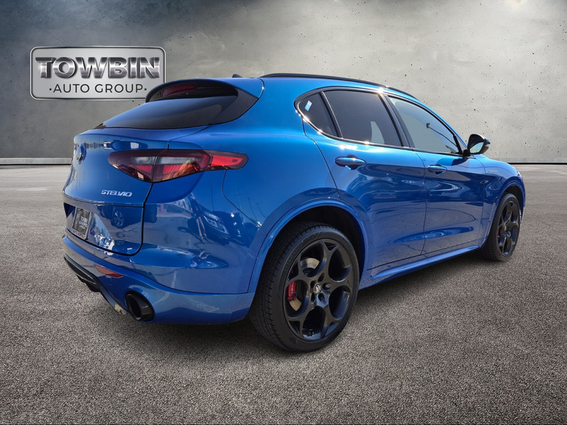 2022 Alfa Romeo Stelvio Ti Sport photo 4