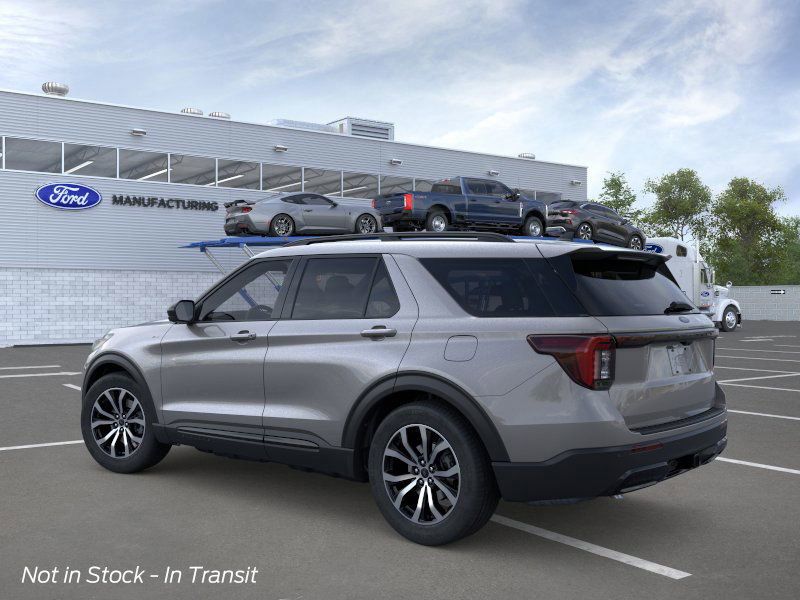 2026 Ford Explorer ST-Line photo 4
